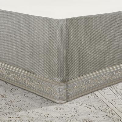 Martina Comforter Set