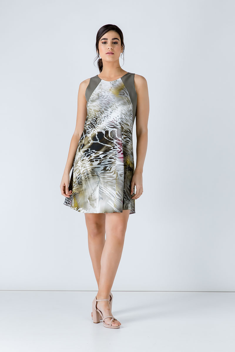 Kleid mit Tiermuster in Khaki Image