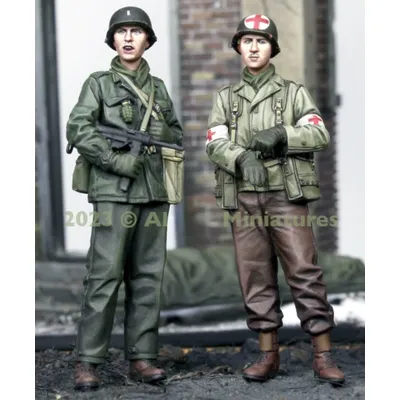 1/35 Scale Resin Figure Model Kits Historical Hobby Miniature Us Infantry & Medic Set (2 Figures)