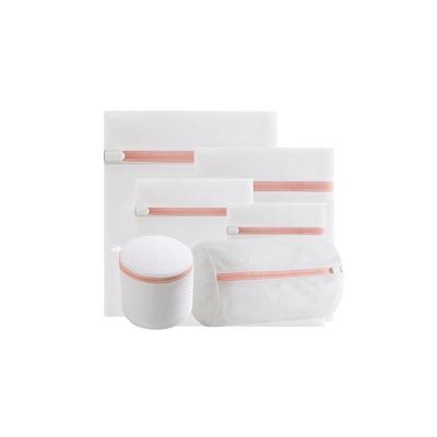 Intirilife 6er Wäschenetze Set Wäschesäcke in verschiedenen Größen aus weißem Polyester Image