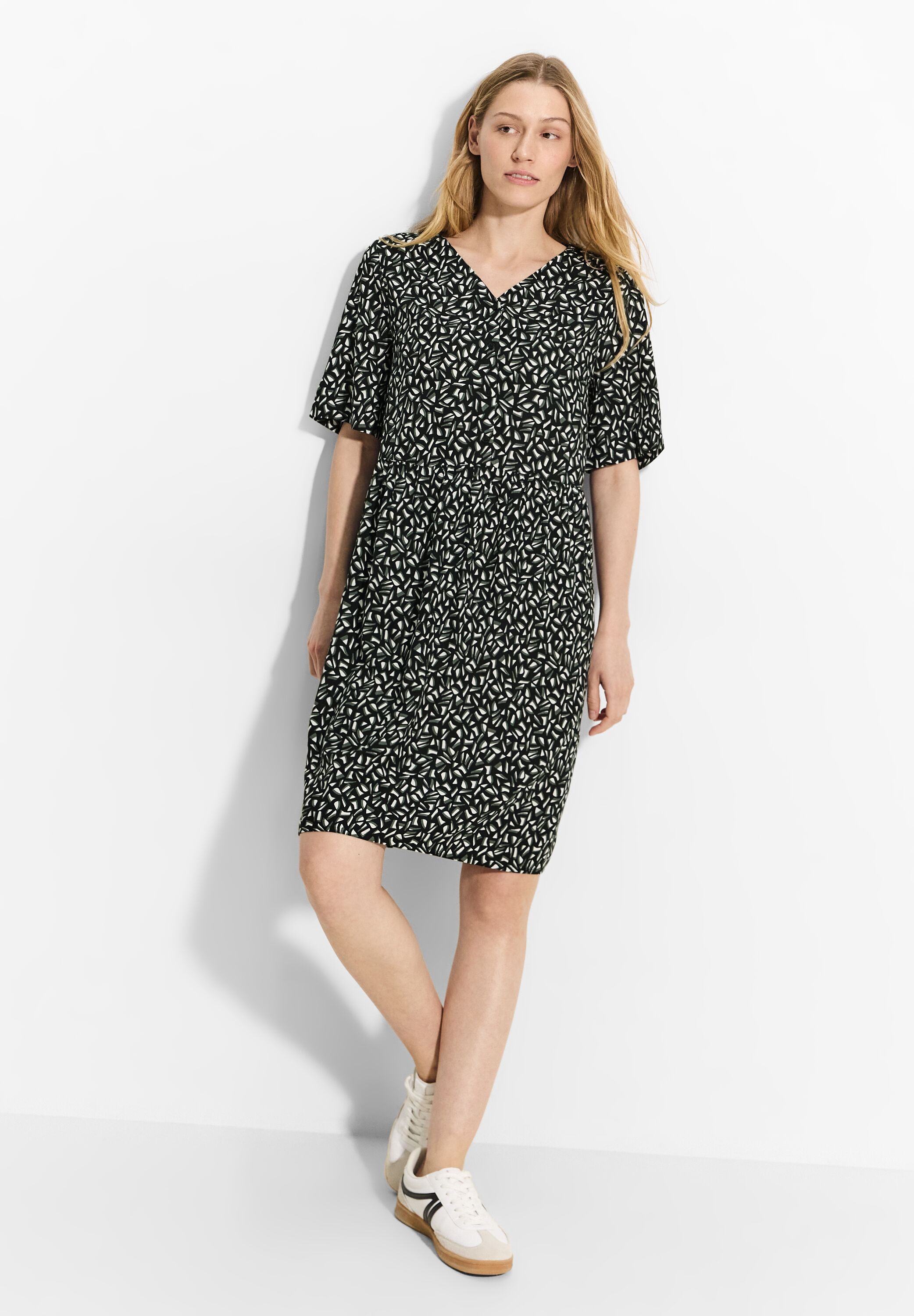 Sommerkleid CECIL, Damen, Gr. S (38), US-Größen, schwarz, Stoff, 100% Viskose, bedruckt, gerade knielang, V-Ausschnitt, Bündchen, Kleider Sommerkleid, aus Viskose