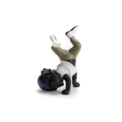 Breakdance-Hund - Schwarz Amadeus Harz 22x14.5 cm Image