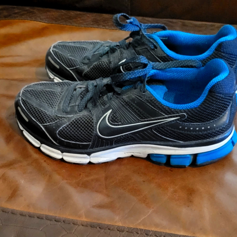Nike Shoes | Women's Nike Pegasus 27 Tennis Shoes | Color: Black/Blue | Size: 8