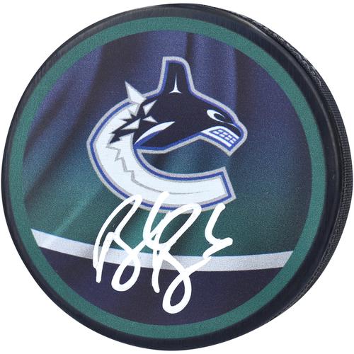 Brock Boeser Vancouver Canucks Autogramm Hockey Puck mit Reverse-Retro-Logo