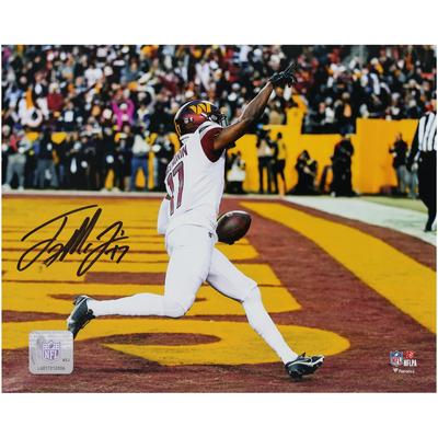 Von Terry McLaurin signiertes Touchdown-Foto der Washington Commanders, 20,3 x 25,4 cm Image