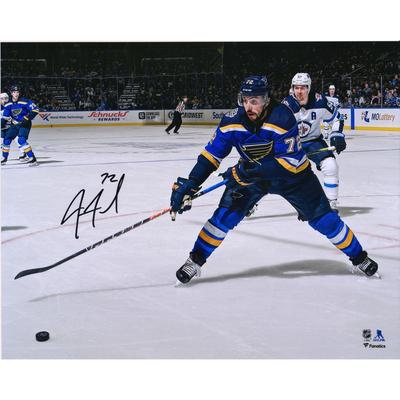 Autogrammfoto von Justin Faulk, St. Louis Blues, 16 x 20 Zoll, blaues Trikot Image