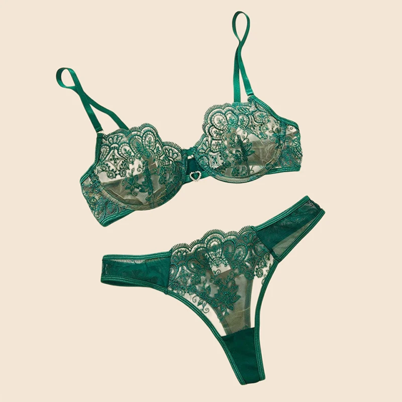 Set di lingerie sexy da donna in pizzo trasparente, reggiseno push-up attraente e romantico, intimo erotico.