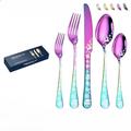 Set di stoviglie natalizie da 20/40 pezzi per 8 persone, servizio di posate nere per 8 persone, design unico con motivo a fiocchi di neve con albero di Natale, posate con finitura satinata per 8