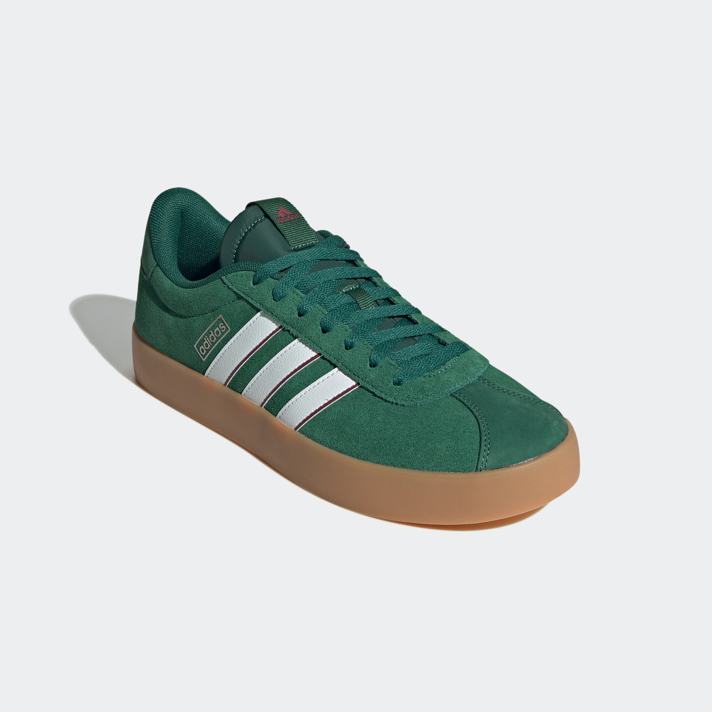 Sneaker ADIDAS SPORTSWEAR "VL COURT 3.0", Herren, Gr. 45, grün (dunkelgrün, cloud weiß, collegiate burgundy), Leder, Textil, Schuhe Sneaker, inspiriert vom Design des adidas samba