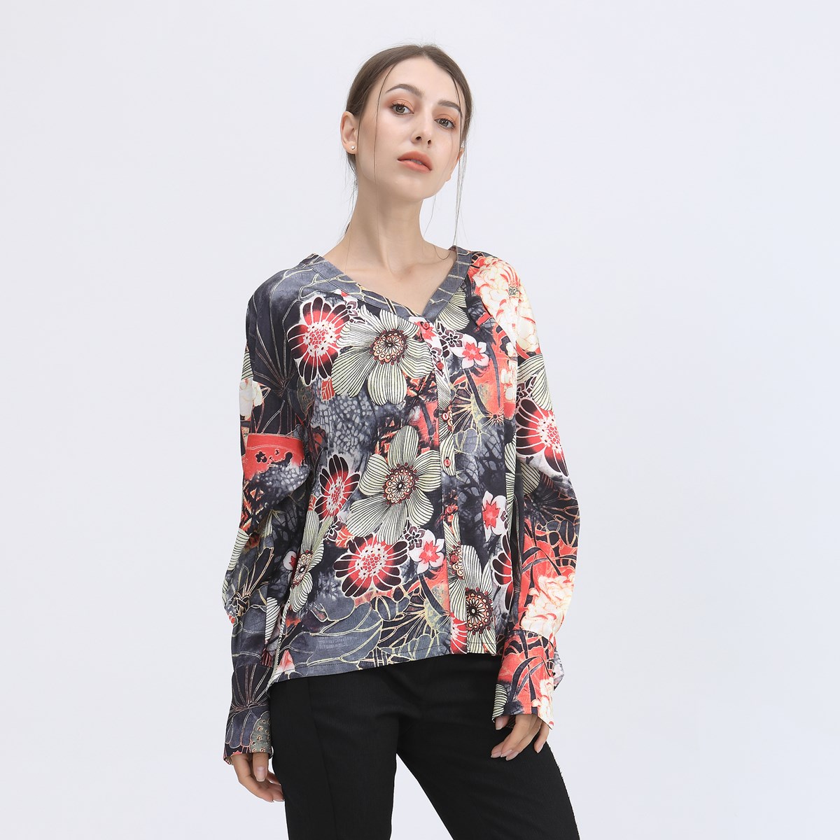 Bluse mit Makro-Blumenmuster und V-Ausschnitt Image