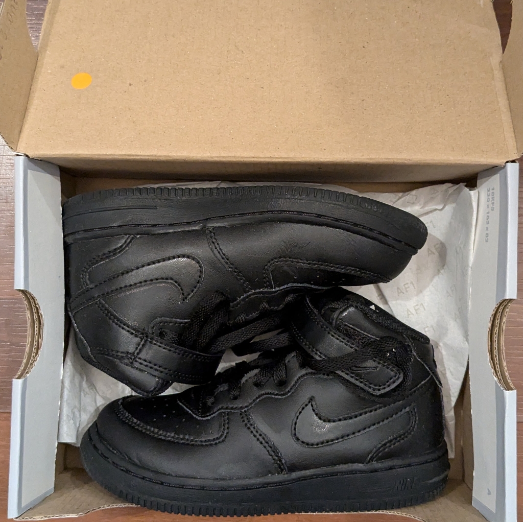 Nike Shoes | Euc Nike Air Force One Sneakers | Color: Black | Size: 10b