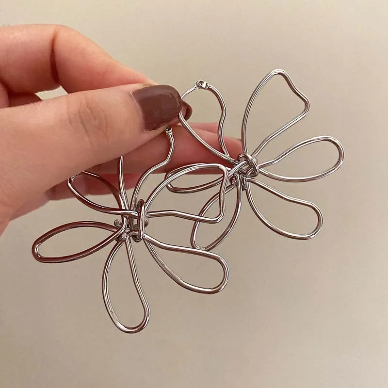 Vintage Metall Linie Blume Stud Ohrringe Für Frauen Mädchen Minimalistischen Gold Farbe Hohl Große Blume Persönlichkeit Ohrringe Schmuck Geschenk