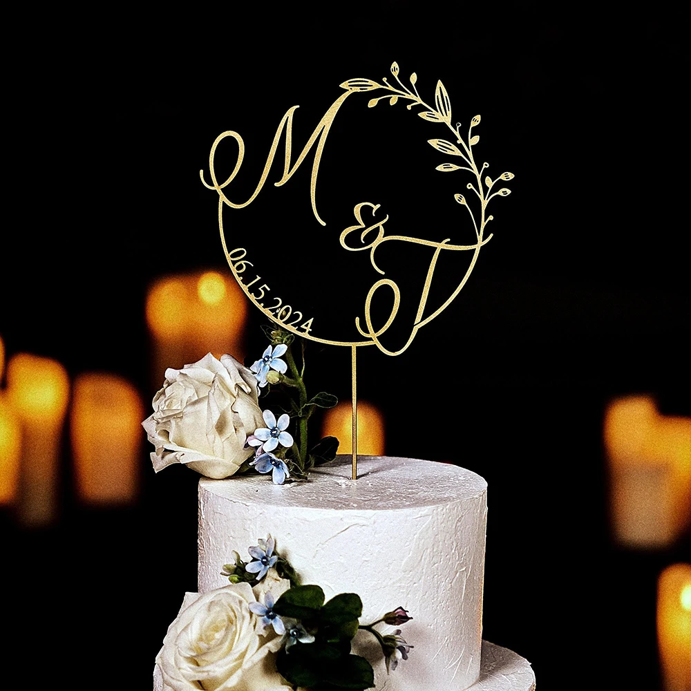 Benutzerdefinierte Initiale Hochzeitstorte Topper personalisierte pastorale Holz Kuchen Topper rustikale Jahrestag Monogramm Gold Acryl Kuchen Topper Image