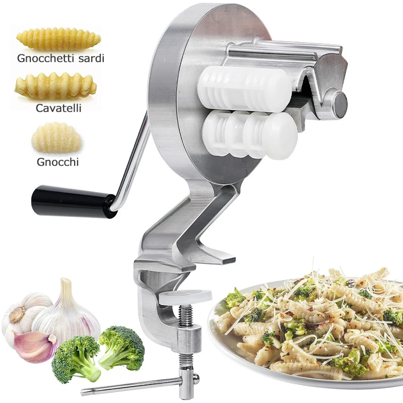 Die Cavatelli Maker-Maschine macht authentische Gnocchi-Nudeln für hausgemachtes italienisches Kochen für selbstgemachtes traditionelles italienisches Kochen Image