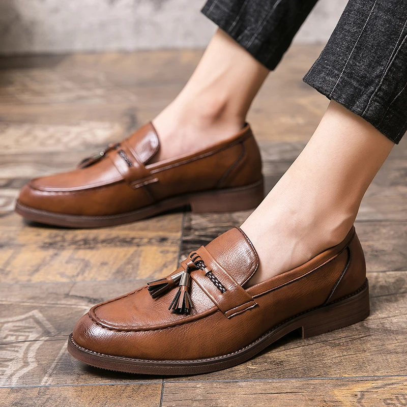 Meistverkaufte Herren-Slipper Europa Amerika Weiche Sohlen Komfortable Herrenschuhe Formelle Herrenschuhe aus Echtleder Größe 38-47
