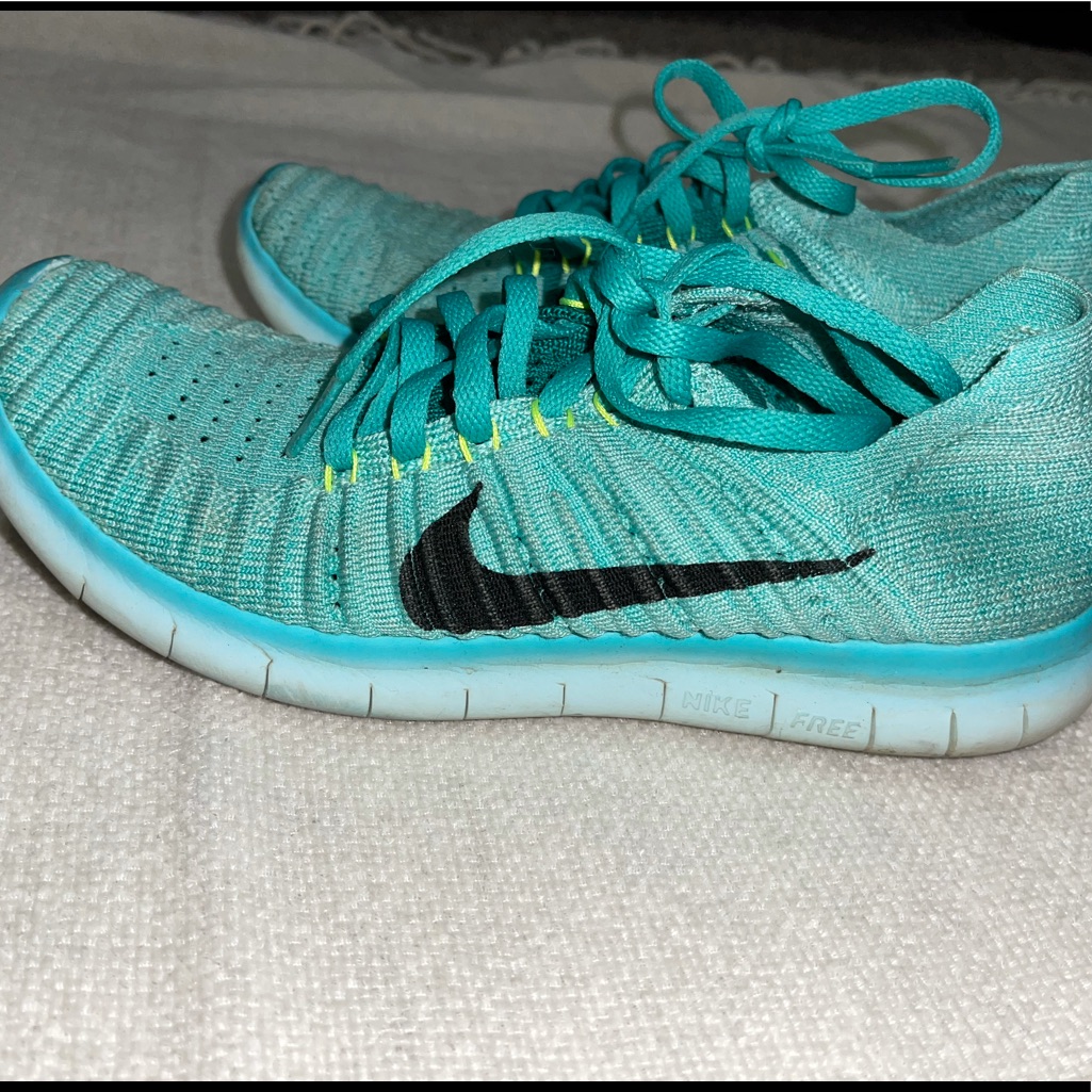 Nike Shoes | Free Rn Nike Tennis Shoes | Color: Blue/Green | Size: 6.5