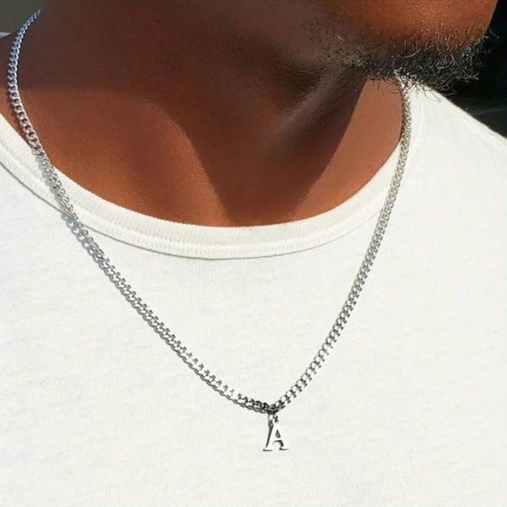 Kubanische Kettenhalsketten mit Initialen für Männer und Jungen, wasserdichter A-Z 26-Alphabet-Charm-Anhänger mit 50 cm/19,7-Zoll-Edelstahlkette als Geschenk Image