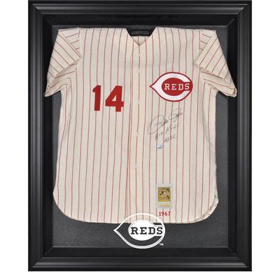 Vitrine mit Logo-Trikot im schwarzen Rahmen der Cincinnati Reds Image