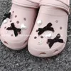 Schwarze Schleife, Perlen-Herz-Serie, elegantes Schuhzubehör, beliebte Charms für Crocs, schöne Schuhe, Dekoration, Clogs, Schnalle