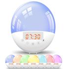 Luce Intelligente LED Smart Orologio Sveglia di Alba Luce Intelligente LED 7 Colori Regolabile con Radio FM Controllo Touch Luce Multifunzionale per Camera da Letto Soggiorno Intelligente
