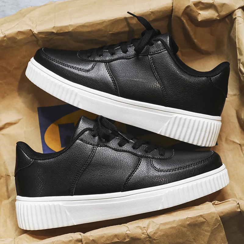 Designer Leder Männer Schuhe Trend Weiß licht Casual Turnschuhe Männlich Im Freien Nicht-slip Walking Teenager Vulkanisierte Schuhe Image