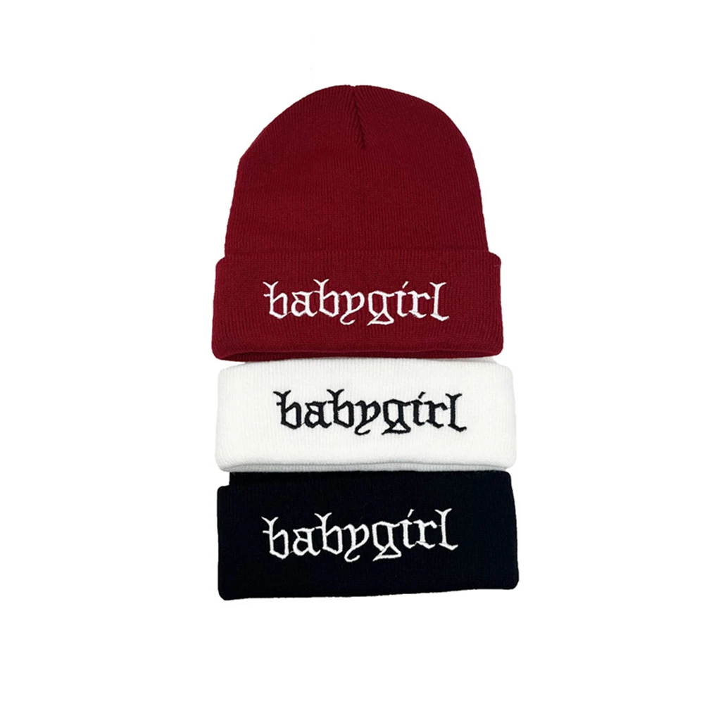 1 stücke Herbst Winter Persönlichkeit Brief Stickerei schwarz Strick mütze warm weich Hip Hop Ski mütze Mützen Mütze rot weiß Image
