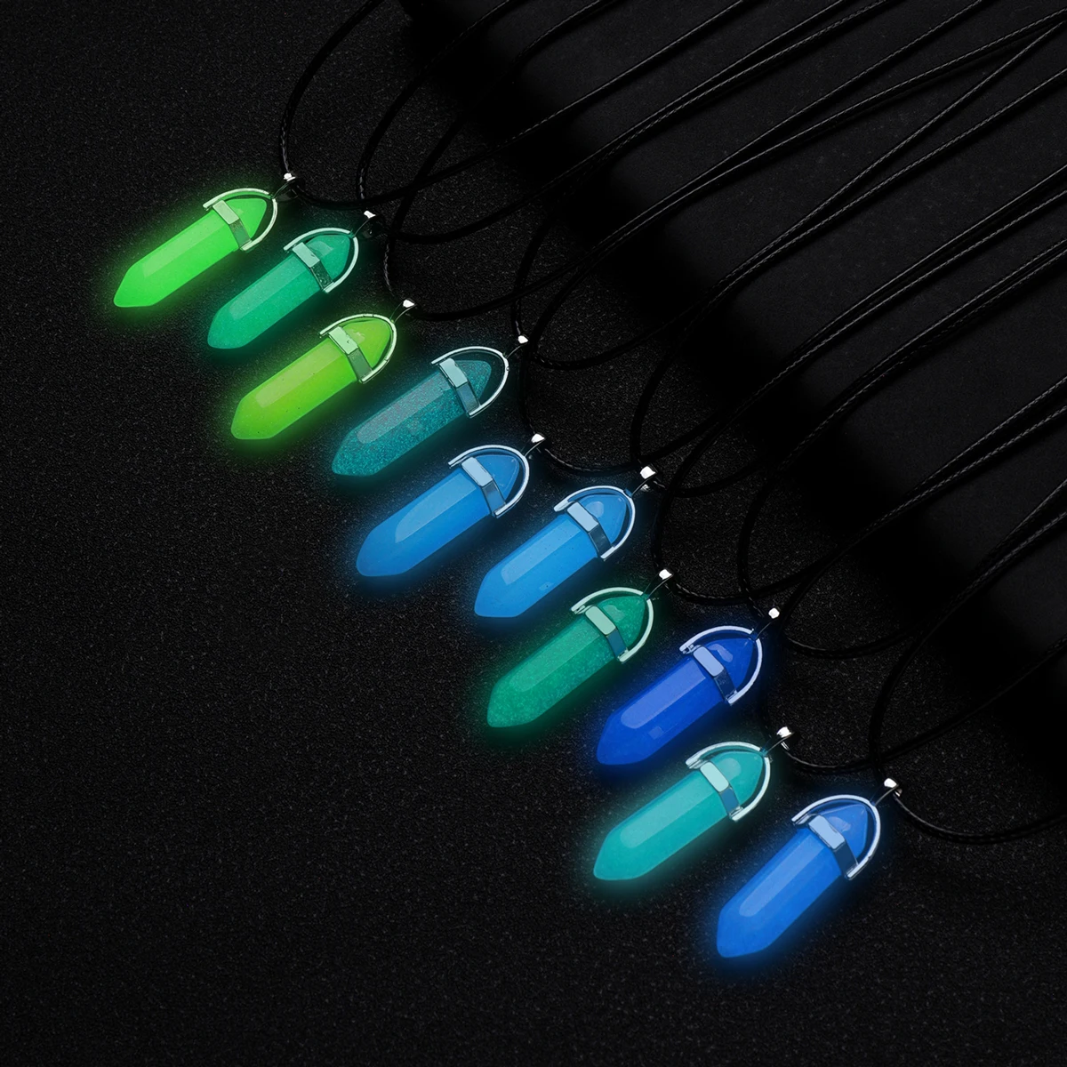 10 Stück leuchtende Liebe sechseckige Säule Halskette Großhandelspreis Rabatt Image