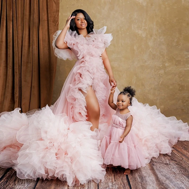 Mutter und Kinder Mesh Rüschen Ballkleider extra geschwollene Organza eine Linie Party kleider Mutter und Tochter Tüll Fotografie Kleid Image