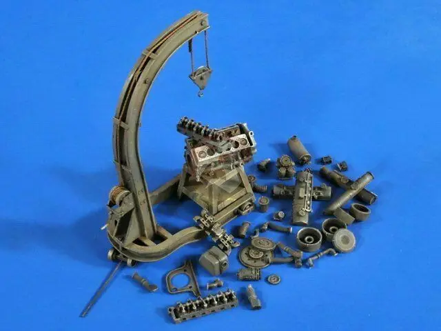 Maßstab 1:35 krieg szene modell Panzerwerk Werkstatt Motor Hoist mit Tiger I Tank Motor ist nicht montiert und farbige Image