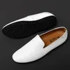 High-End-Marke Herren Büro Business Schuhe elegante weiße Slipper luxuriöse Herren Hochzeit spitze