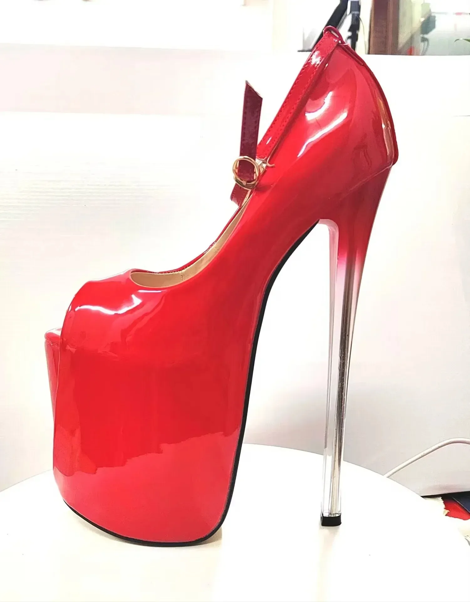 2025 Ultrahohe Skinny Heels 22 cm Lackleder Fischmaul 19 cm Einzelschuh Runway Sexy Große Damenschuhe Sky High 34-43 Yards