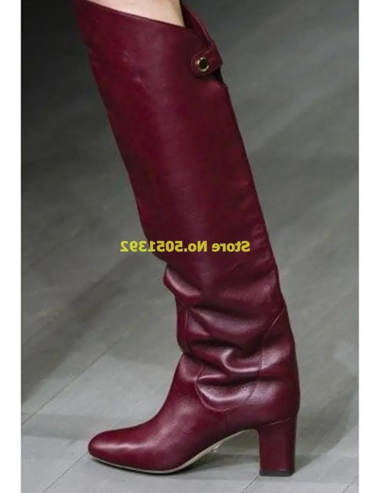Burgunderrote kniehohe Stiefel mit Blockabsatz und runder Zehenpartie zum Hineinschlüpfen, modische Damenstiefel aus Solie-Leder Image