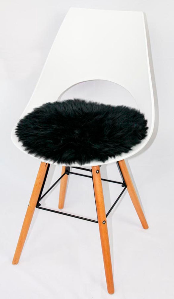 Stuhlkissen HEITMANN FELLE "Lamm, Sitzauflage rund", schwarz (schwarz, felloptik unifarben), B:45cm L:45cm Ø:45cm, Lammfell, Dekokissen_Sitzkissen_Kissenhüllen, Ø 45 cm, echtes Lammfell, waschbar, auch als 2er oder 4er Set Image