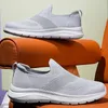 Maedef Herren Freizeit schuhe hohle atmungsaktive Mesh Slipper Männer leichte Wanderschuhe Slip auf große Größe 39-48 fahren Slipper Männer