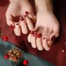 Tragen von Nagelverbesserungsprodukten, Weihnachtsserie, flache Nägel, falsche Nägel, Nagelflicken, Nagelflicken, abnehmbare Nagelflicken