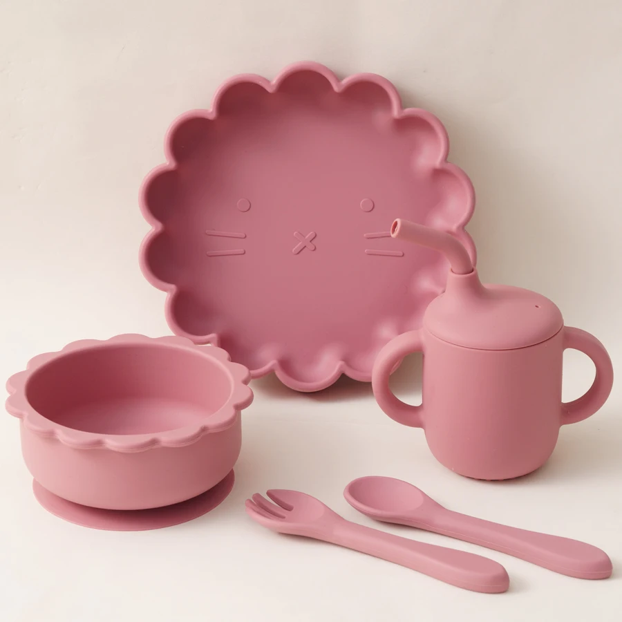 Farbe Kinder BPA FREI Silikon Baby Fütterung Set 4Pcs Cartoon Form Sucker Diishes Platte Saug Schüssel Fütterung Löffel Gabel schnabeltasse Image