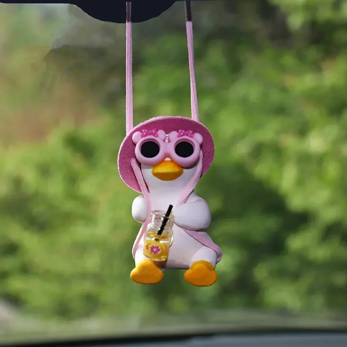 Auto Zubehör Auto Duft Gips Nette Anime Schaukel Ente Anhänger Auto Rückspiegel Ornamente Geburtstag Geschenk Auto Decoraction Image