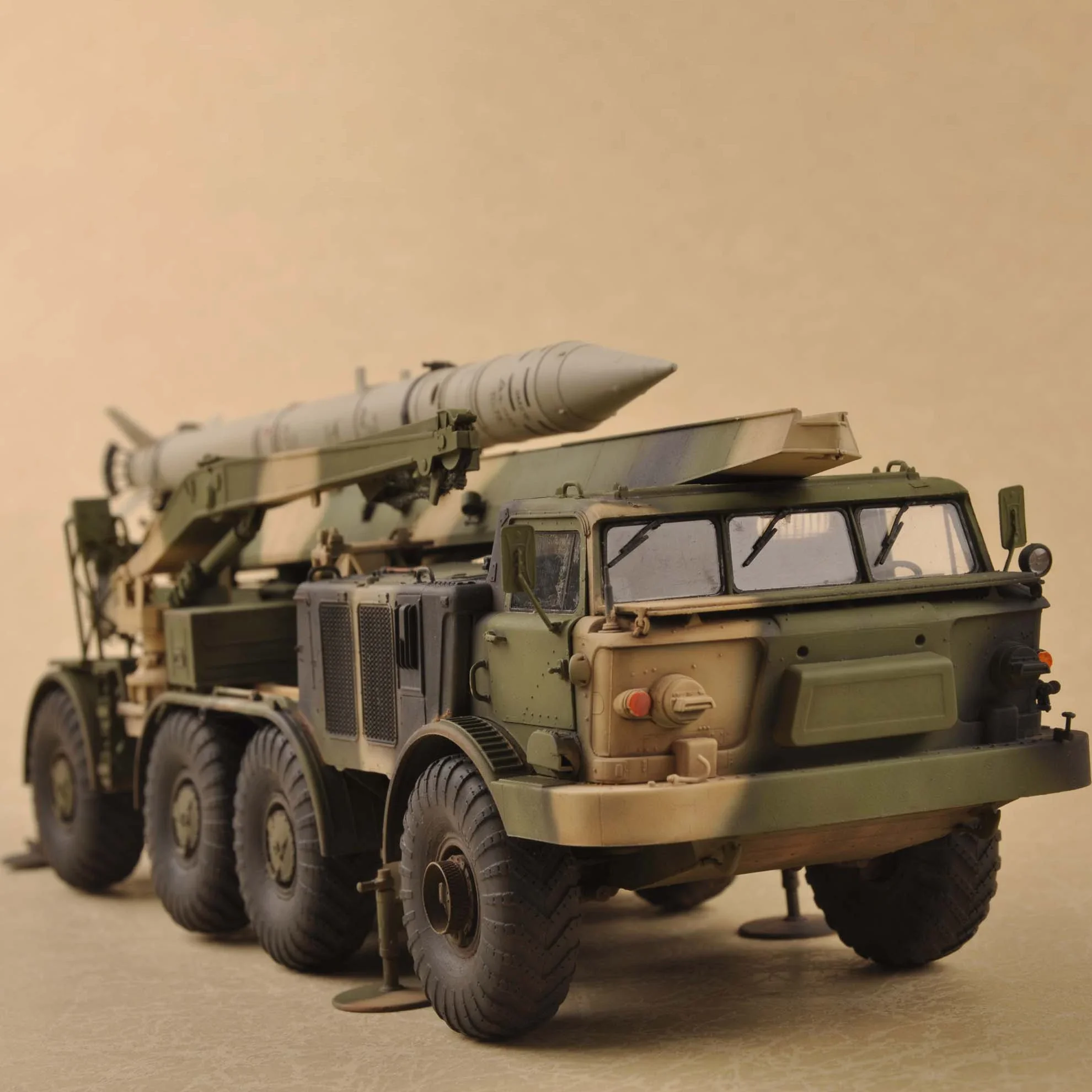 Trompete im Maßstab 1/72 07179 Sowjetischer Frosch 7 taktische Rakete Mehrrad-Hochleistungs-Militaris ierte Kampf automodelle Hand montage Image