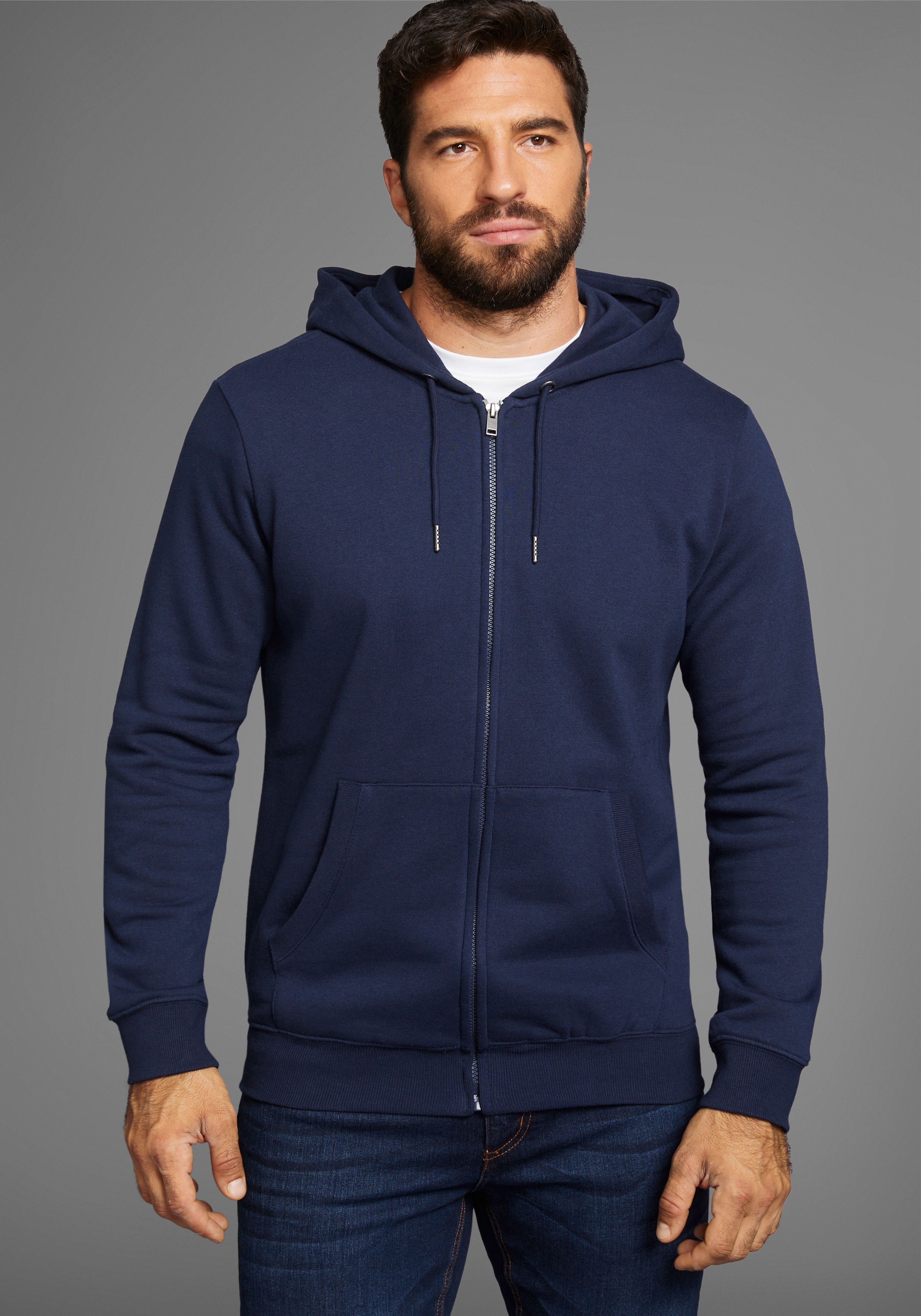 Kapuzensweatjacke MAN'S WORLD, Herren, Gr. M (48/50), blau (dunkelblau), angeraute Sweatware, Obermaterial: 60% Baumwolle, 40% Polyester. Kapuzenfutter: 60% Baumwolle, 40% Polyester, unifarben, Basic, normal, angesetztes Bündchen, Sweatjacken, mit... Image