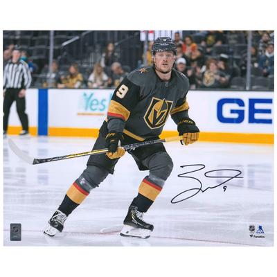 Jack Eichel Vegas Golden Knights signiertes 16" x 20" Debütfoto Image
