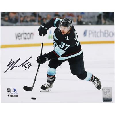 Yanni Gourde Seattle Kraken signiertes 8" x 10" Deep Sea Blue Jersey Shooting-Foto Image