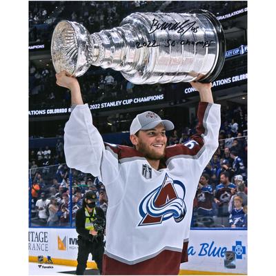 Andre Burakovsky, Colorado Avalanche, signiertes Stanley Cup-Siegerfoto 2022, 16 x 20 Zoll, Raising Cup, mit der Aufschrift „2022 SC Champs“ Image