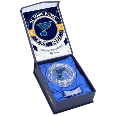St. Louis Blues Crystal Puck – gefüllt mit Heimeis aus der Saison 2023-24 Image