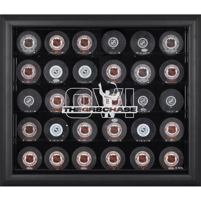 Alexander Ovechkin Washington Capitals Schwarz gerahmte Vitrine mit 30 Pucks GR8 Chase-Logo Image