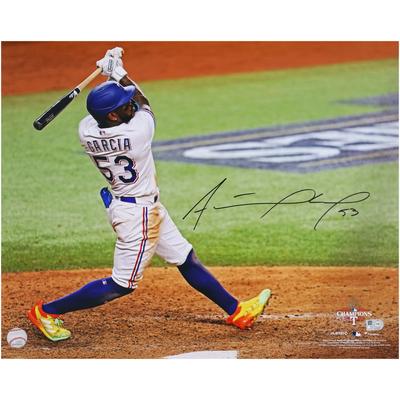 Adolis Garcia, Texas Rangers, signiertes Schlagfoto der World Series Champions 2023, 16 x 20 Zoll Image