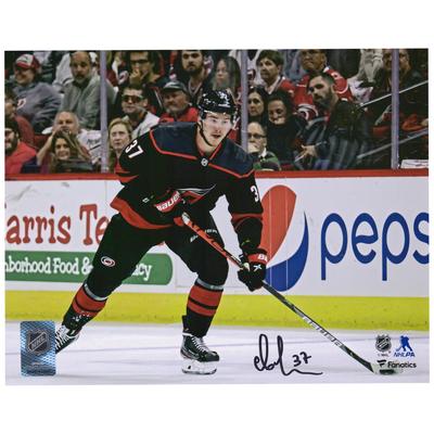 Andrei Svechnikov, Carolina Hurricanes, signiertes Eiskunstlauffoto, 20,3 x 25,4 cm, Schwarz Image