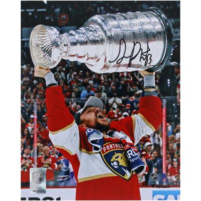 Sam Reinhart, Florida Panthers, signiertes Stanley Cup-Siegerfoto 2024, 20,3 x 25,4 cm, Raising Cup Image