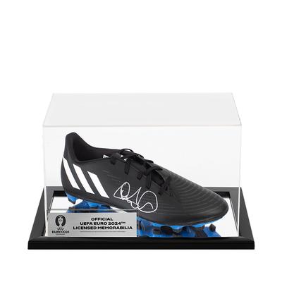 Offizieller, von Andy Cole signierter, schwarzer und blauer Adidas-Schuh der UEFA 2024 in einer Acrylhülle Image