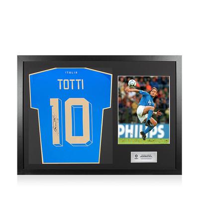 UEFA 2024 Offizielles Francesco Totti-Heimtrikot, offizielles Signiert- und Helden-gerahmtes modernes Italien-Heimtrikot mit Nummern im Fan-Stil Image
