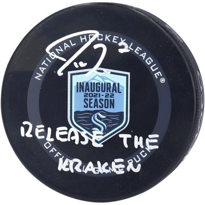 Jordan Eberle Seattle Kraken Signierter Puck zur Eröffnungssaison 2021–22, offizieller Spielpuck mit der Aufschrift „Release The Kraken“ Image